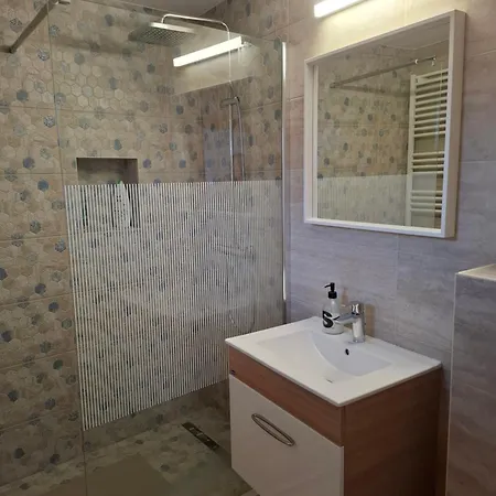 בית נופש Casa Schei *